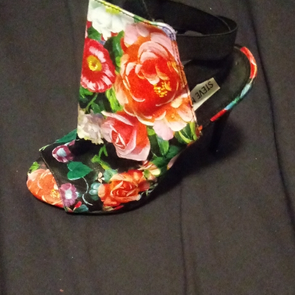 Steve Madden Shoes - Floral Steve Madden